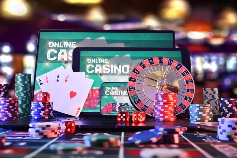 Filipino player using eejili on a mobile phone for sports betting
